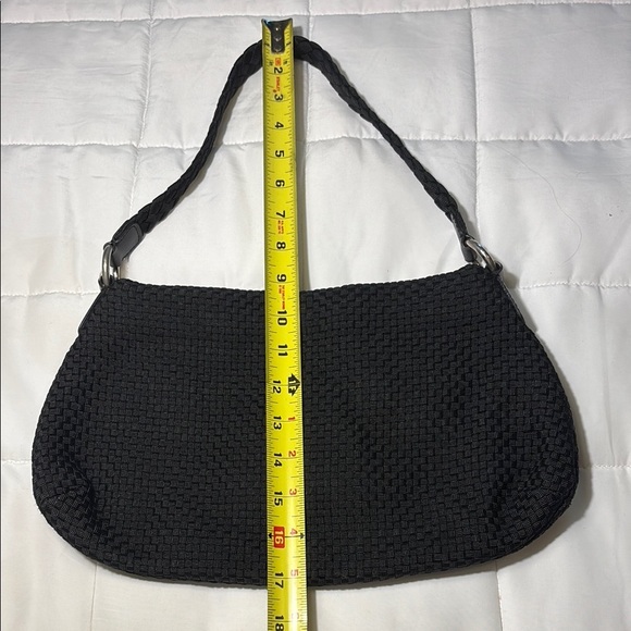 The Sak Black Woven Shoulder Bag - Picture 4 of 9